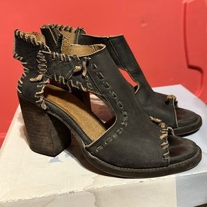 Loki by Farylrobin leather sandal